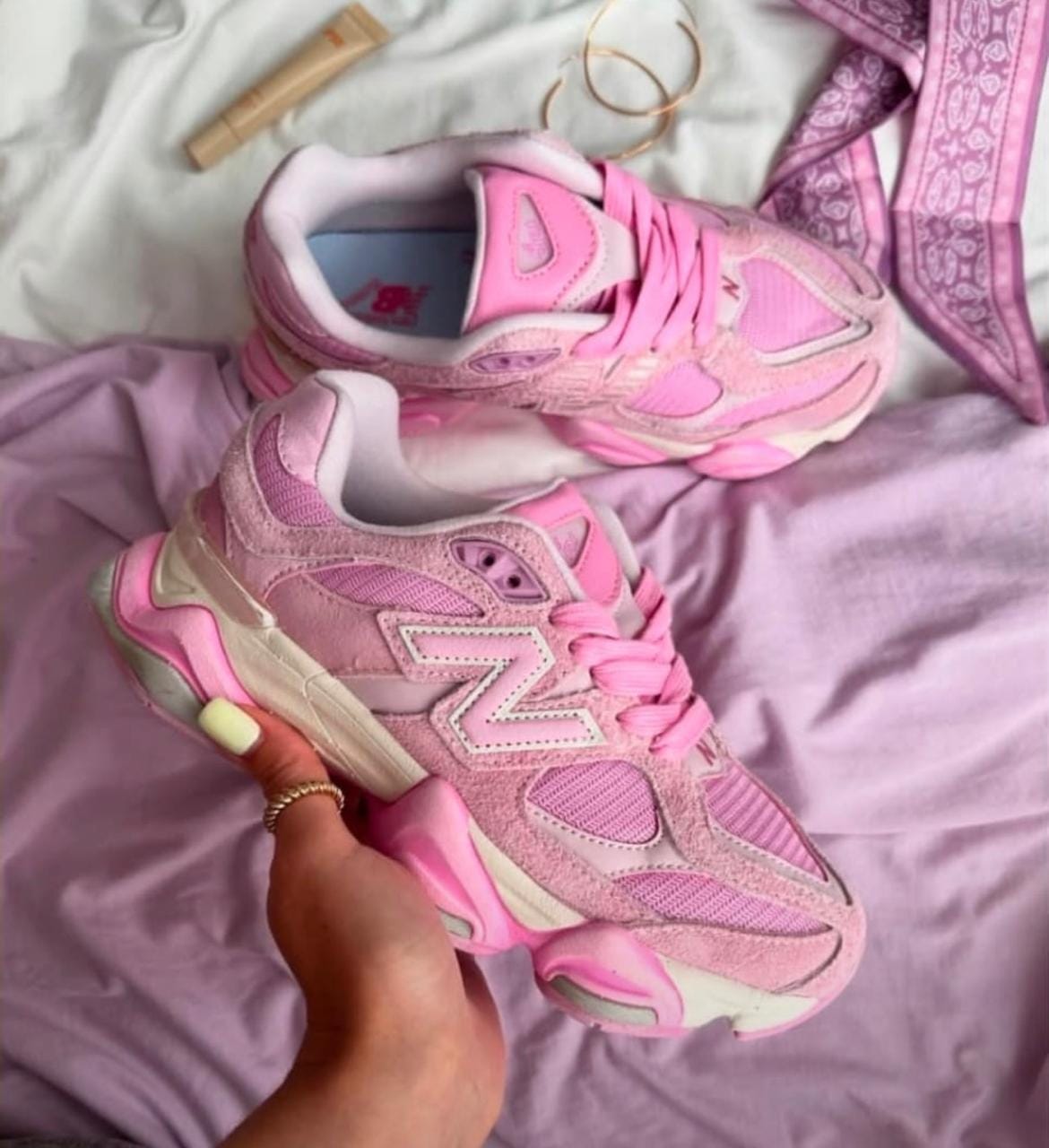 New Balance 9060 – Pink / White (Cherry Blossom / Bubblegum Pink)