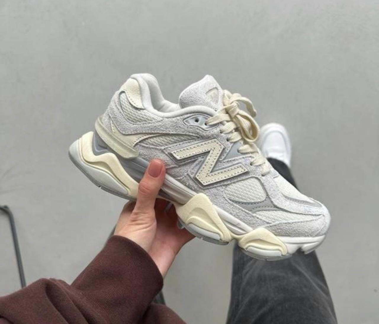 New Balance 9060 – Sea Salt / Moonbeam / Rain Cloud (Off-White/Cream