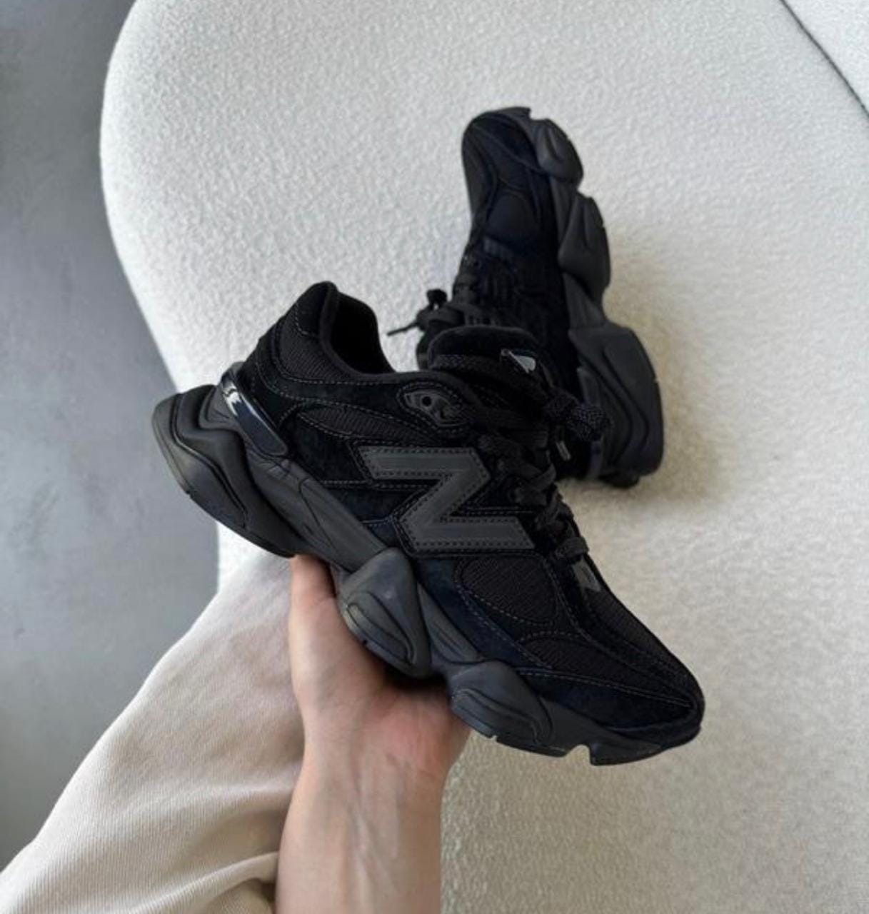 New Balance 9060 – Triple Black