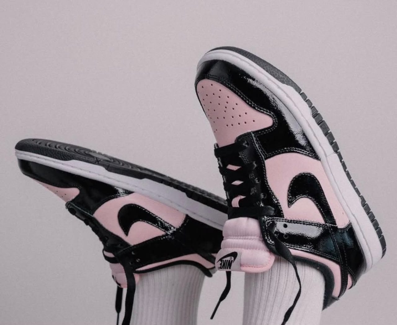 Nike Dunk Low — Black / Pink