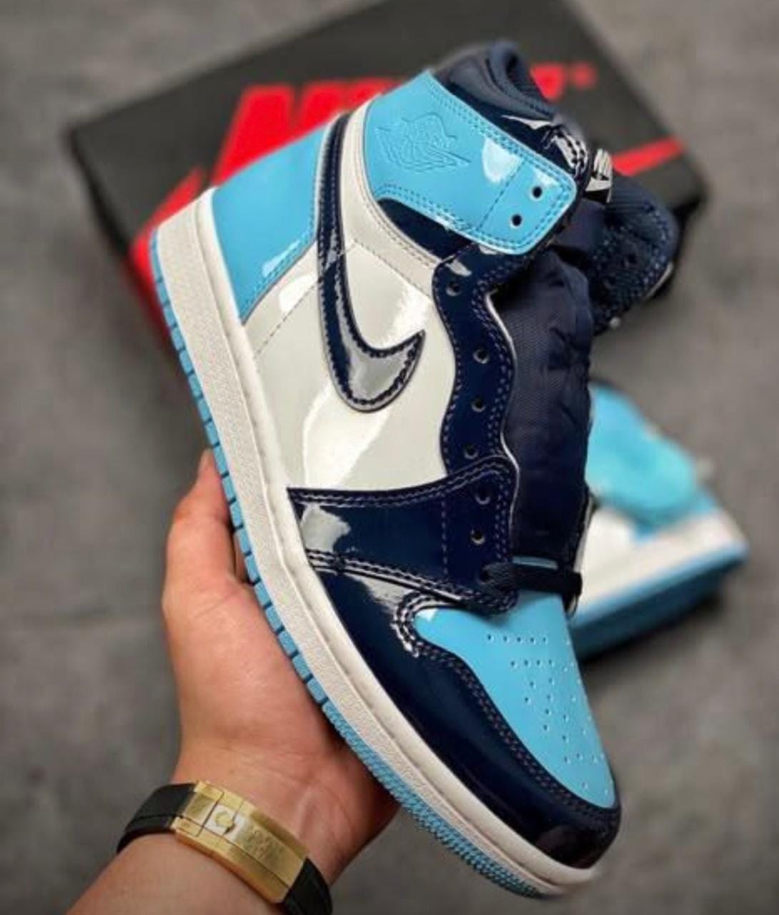 Nike Air Jordan 1 Mid – White/Blue