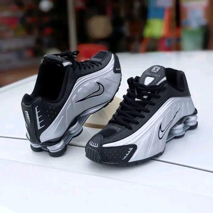 Nike Shox R4