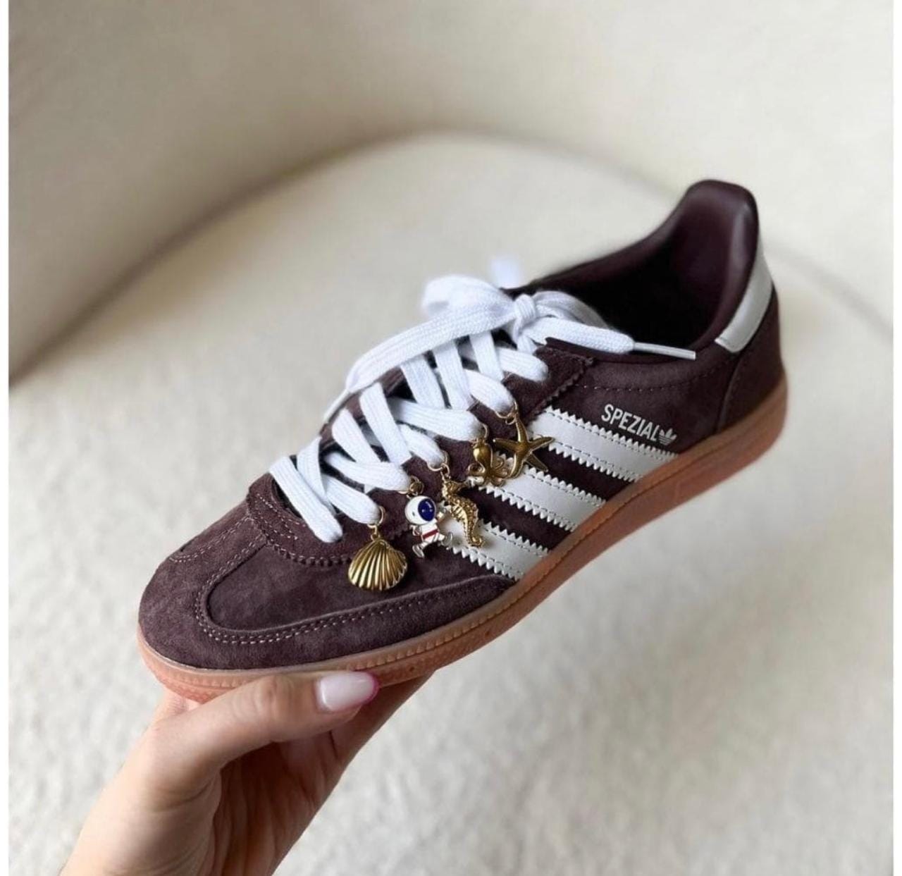 Adidas Handball Spezial – Dark Brown / Cloud White / Gum