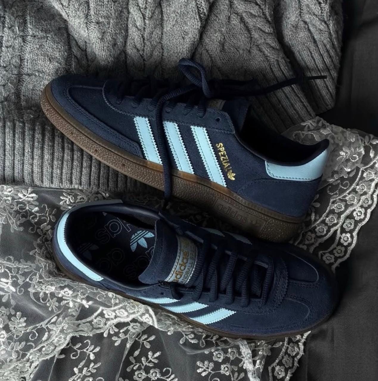 Adidas Handball Spezial – Collegiate Navy / Clear Sky / Gum
