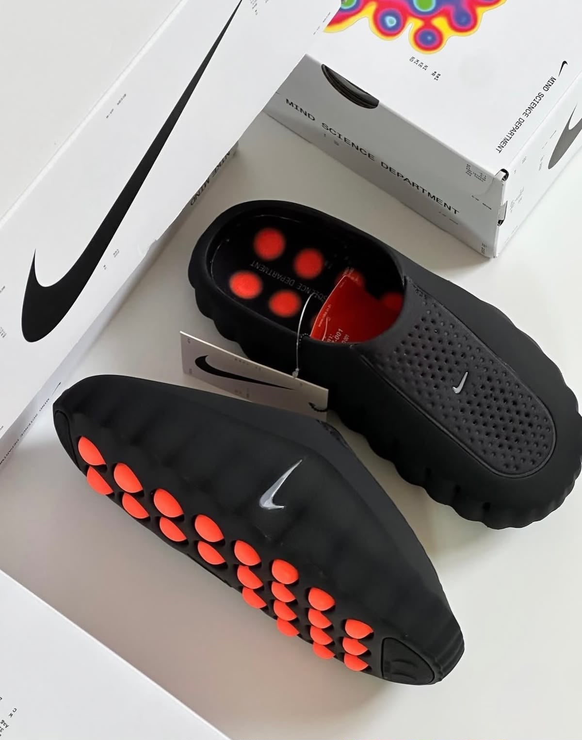 Nike Mind 001 – Black / Hyper Crimson / White / Chrome