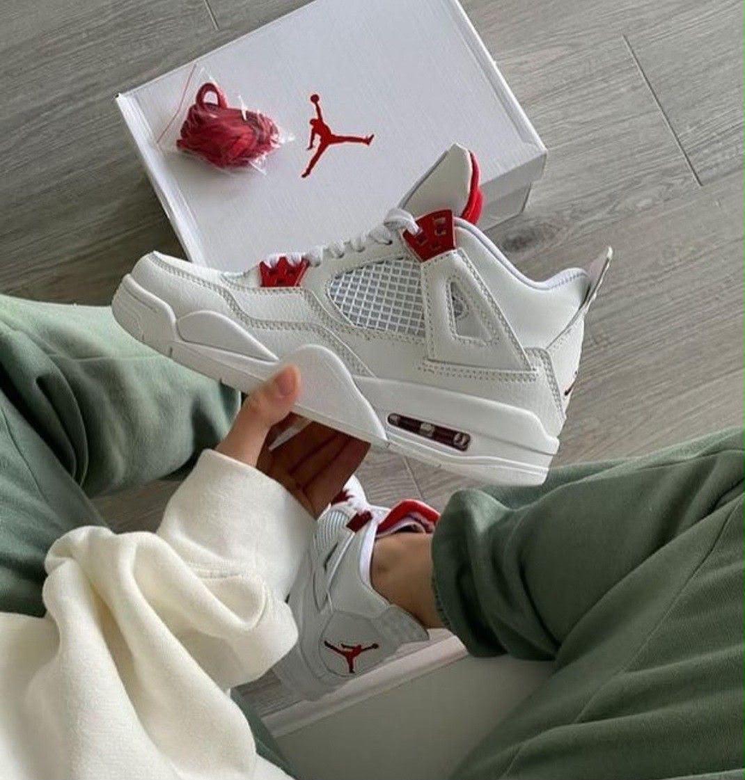 Nike Air Jordan 4 Retro 'Metallic Red' – White/University Red
