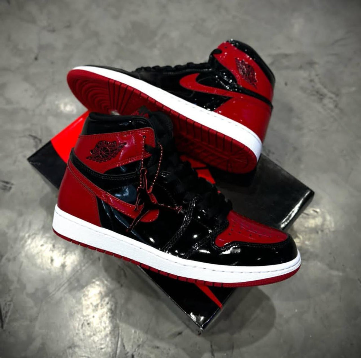 Air Jordan 1 Retro High OG 'Patent Bred' – Black/Varsity Red