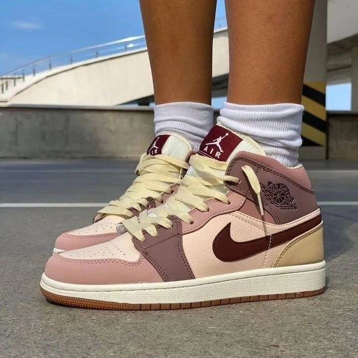 Air Jordan 1 Mid SE Women's 'Dark Pony' – Smoky Mauve/Sanddrift
