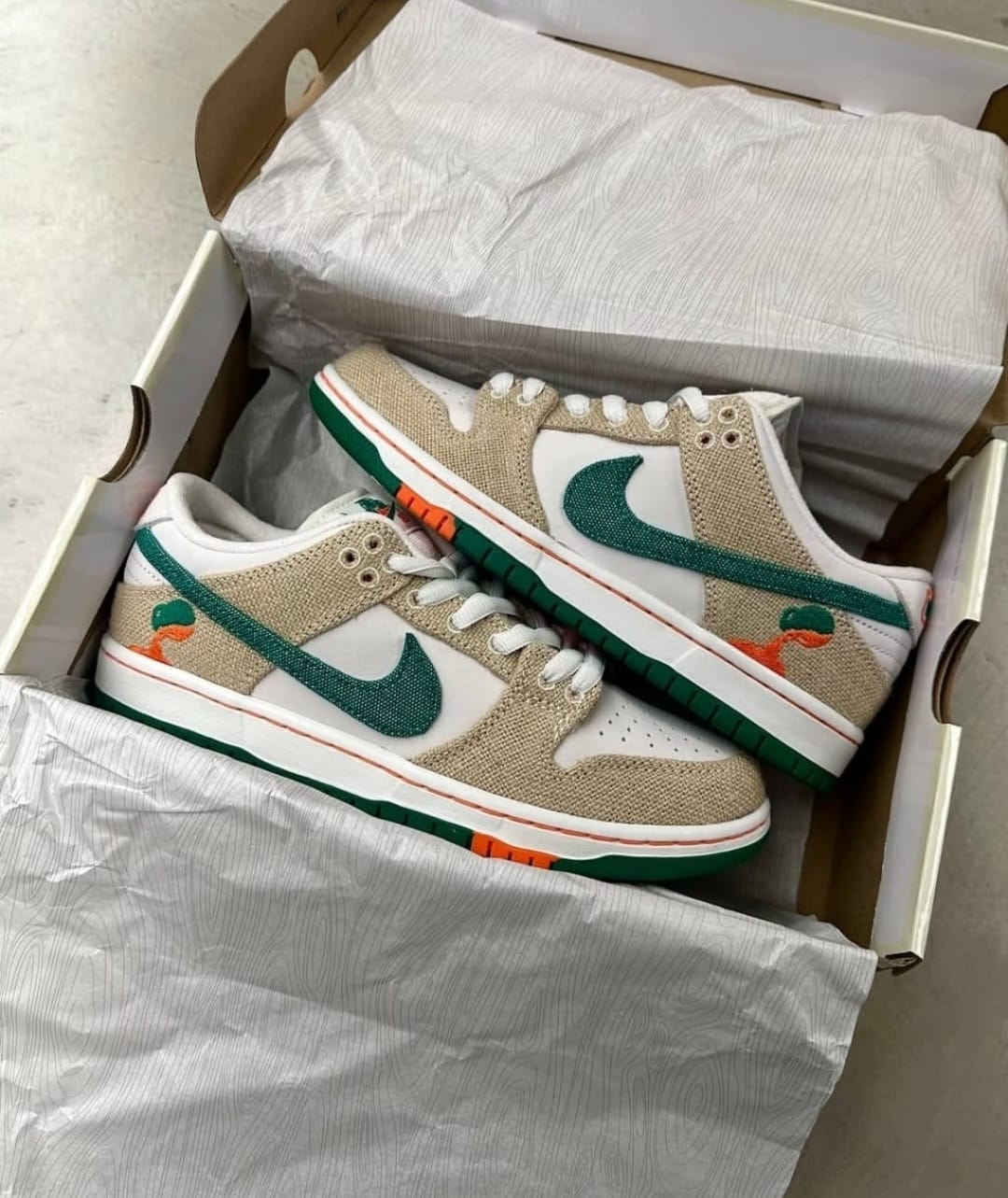 Nike SB Dunk Low Pro x Jarritos 'Phantom' – Malachite/Orange Canvas