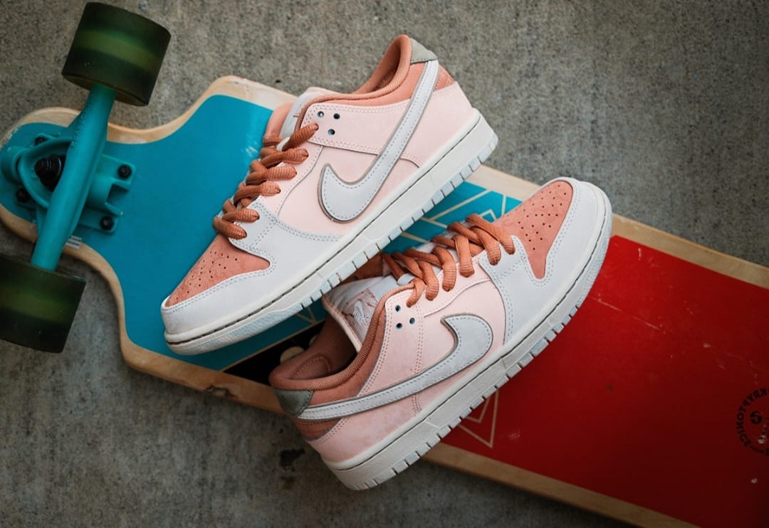 Nike SB Dunk Low Pro Premium 'Trocadéro Gardens' – Amber Brown/Guava Ice